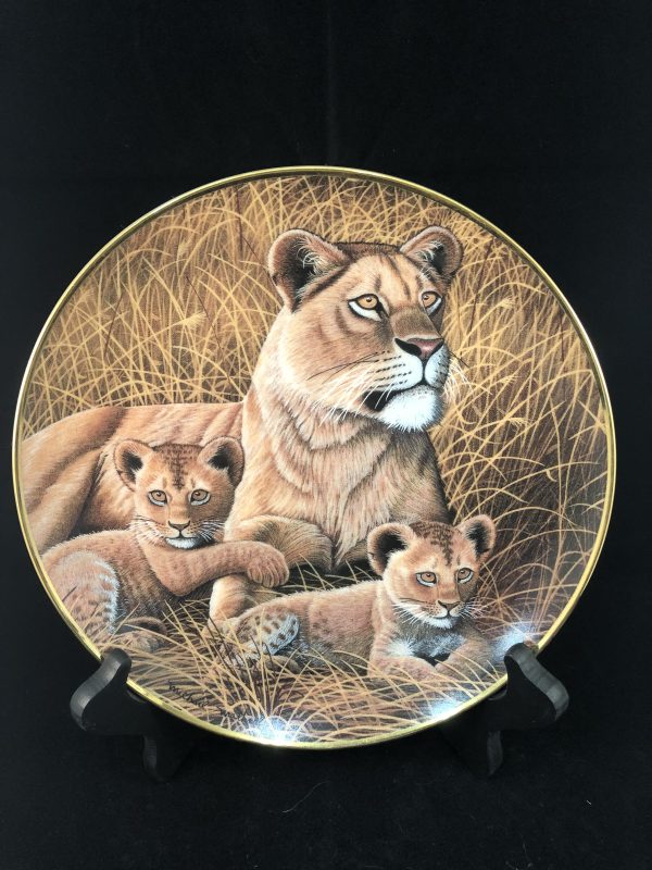 African Lioness and Cubs - National Wildlife Federation
